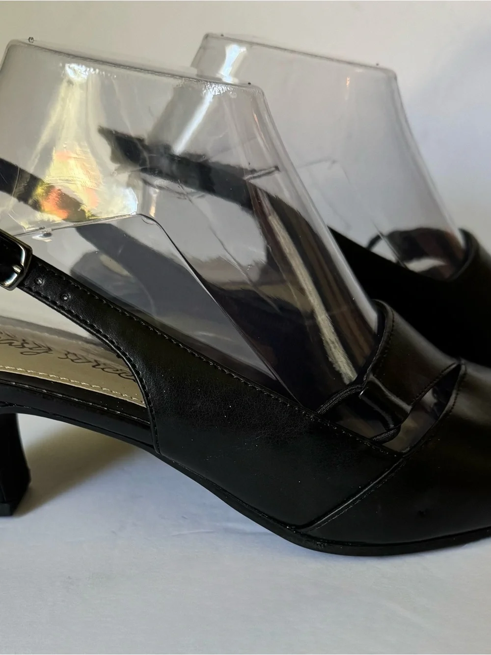 Easy Spirit Women's 8.5 Black Slingback Low Heel Pumps - Classic Work Shoe